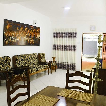 Yoho Travellers Residence Κάντι Εξωτερικό φωτογραφία